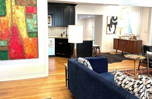 Oxford House | Walk to the Square and the Ole Miss Campus! 3 Kings with Ensuite Bathrooms!
