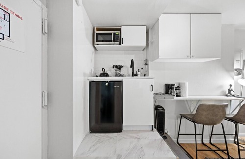 Midtown West Apartment | Walk to Time Square! Cozy Studio