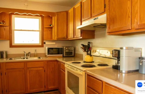 Alto Pass House | Walk to Weddings-Wineries-Trails, Family Friendly