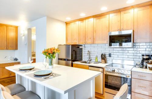 Bend Apartment | Walkable Luxury Condo at Bends 7th Mtn Resort