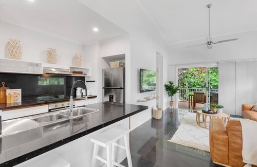 Trinity Beach Apartment | Wallaby Outlook- Tranquil Trinity Beach Retreat | Pool, Balcony & Nature Views