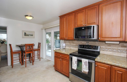 North Pacific Beach House | WALLED GARDEN ESTATE LOCATED IN NORTH PACIFIC BEACH SLEEPS 8/9 plus kids matsn