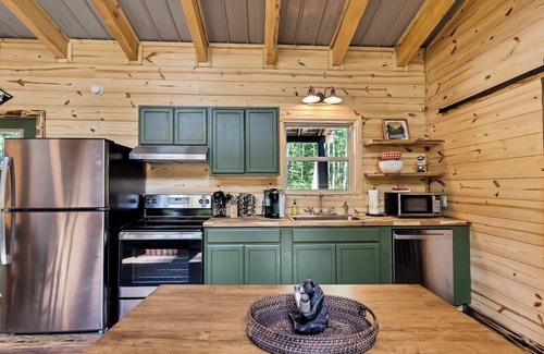 Frenchburg Cabin | Wander Inn at Red River Gorge*Hot Tub*No Pet Fee!*