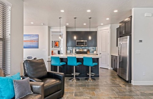 Sienna Hills House | Wanderlust: Luxury 5 BR/4 BA Home and Retreat