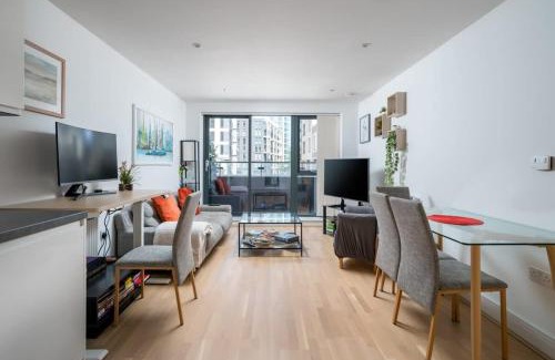 Wandsworth Apartment | Wandsworth Deluxe Two-Bedroom Apartment