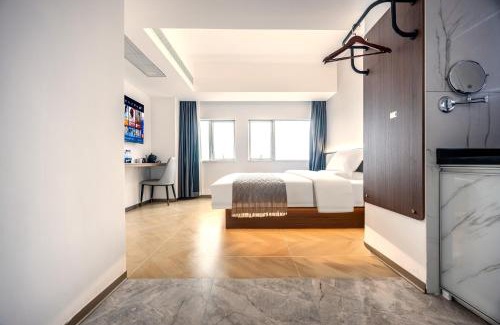 Pazhou Residential District Apartment | Wanyu Hotel Apartments-Line8&Line11 Pazhou STN entrance D-Walking distance to Canton Fair