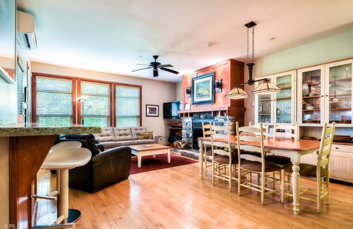 Mont-Tremblant Condo | Warm 3brm 2 bath with In-Condo Sauna! Steps from Ski/Golf/Bike/Hike