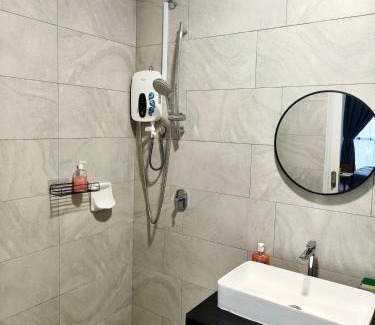 Bukit Indah Apartment | Warm home skytrees beautiful hills