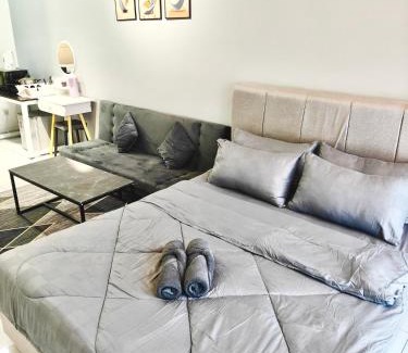Bukit Indah Apartment | Warm home skytrees beautiful hills