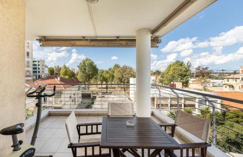 City Centre Apartment | Warm Residence in the heart of the City Center - Balcony & view