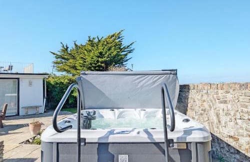 Selsey House | Warner Wood - Selsey