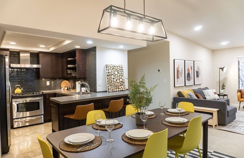 Northwest Bellevue Condo | Washington State Inspired, Free Parking