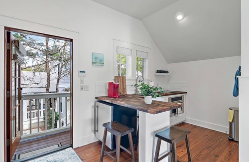 Sand Hill Apartment | Watercolor/Golf Cart/Heated Pools/Bikes