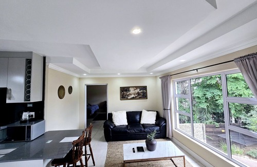 Greater Johannesburg Metropolitan Area Cabin | Waterfall City Guest Lodge