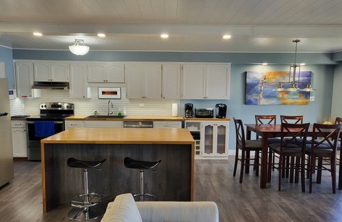 Kawartha Lakes House | Waterfront 3 bedroom cottage on Lake Scugog