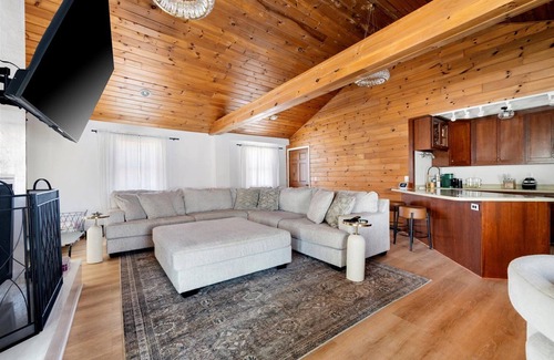 Blossvale House | Waterfront 3-Bedroom Home on Fish Creek