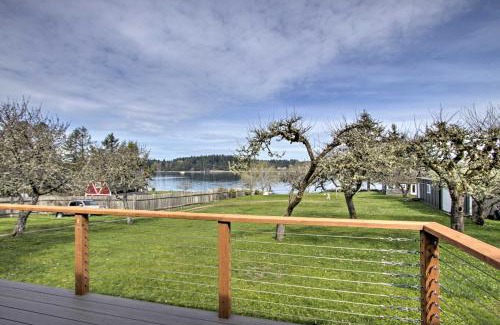 Anderson Island House | Waterfront Anderson Island Home with Kayaks