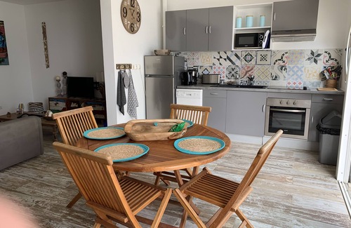 Grande-Terre Apartment | WATERFRONT APARTMENT ON THE SAND CRYSTAL BEACH