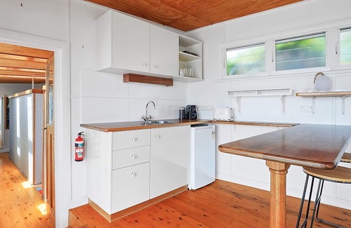 Huskisson House | Waterfront - Boatshed and Boathouse