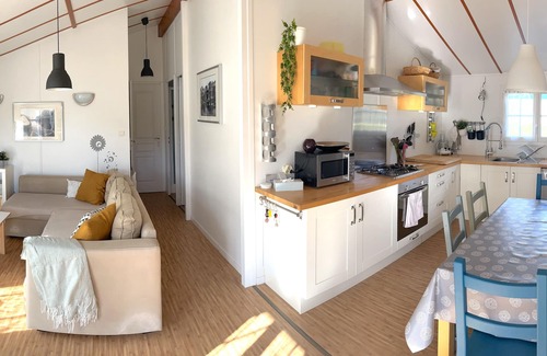 Caurel Ski Chalet | Waterfront chalet on LAC DE GUERLÉDAN - BRITTANY