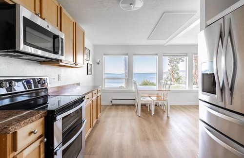 Camano Island Ski Chalet | Waterfront Chalet Wildlife Watching