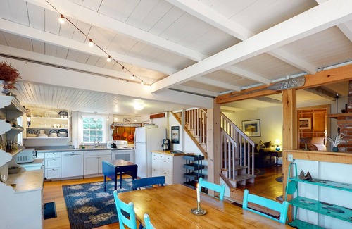 Spruce Head Cottage | Waterfront cottage on Spruce Head Island with dock, beach access, and large yard