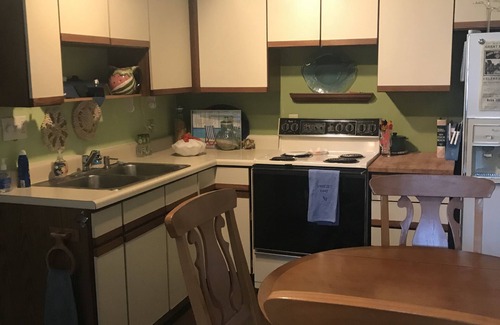 Brooklyn Cottage | WATERFRONT COTTAGE IN IRISH HILLS