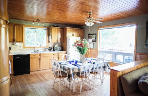 Dorset Cottage | Waterfront Cottage - Lake of Bays, Muskoka
