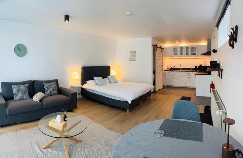 Hauganes House | Waterfront Fjord House