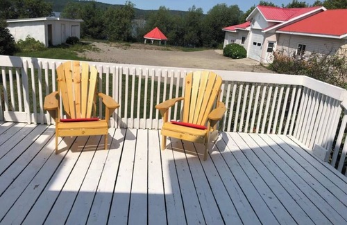 L'lle-du-College House | Waterfront Home on Lake Timiskaming