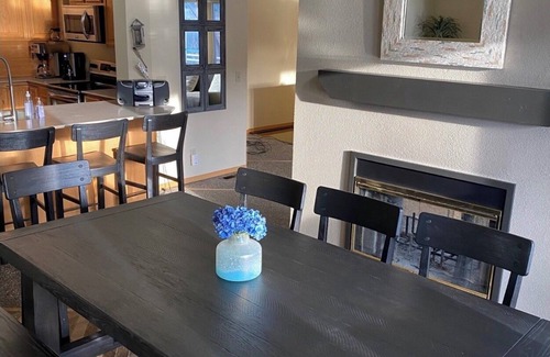 Wapato Point House | Waterfront Home on the shores of Lake Chelan at Wapato Point Resort