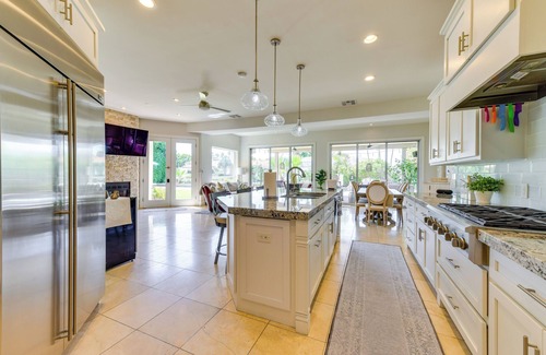 West Lake Estates House | Waterfront Luxury Gilbert Retreat w/Pool & Spa!
