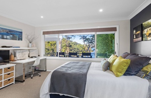 Daleys Point House | Waterfront Retreat - Waterfront @ Daley Point