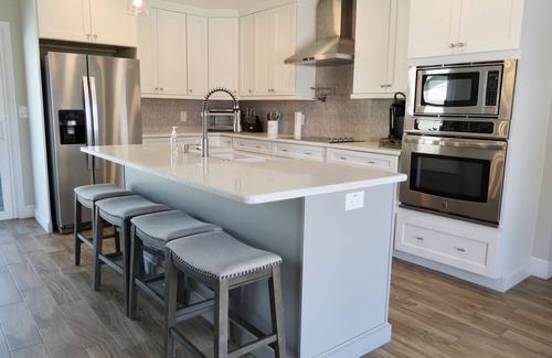 Bay Crest Park House | Waterfront Retreat in the Heart of Tampa. Close to TPA, RayJay and Steinbrenner