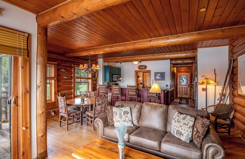 Saranac Lake House | Waterfront townhome on Lower Saranac Lake