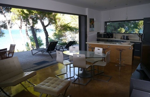 Slatine Villa | Waterfront villagarma near Split/Trogir, jetty, SUP, kayak, boat excursion opt.