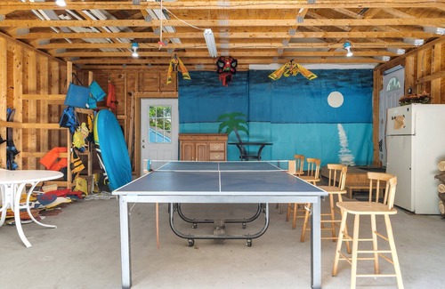 Lyman House | Waterfront w/Kayak's, SUP's and Ping Pong Table!