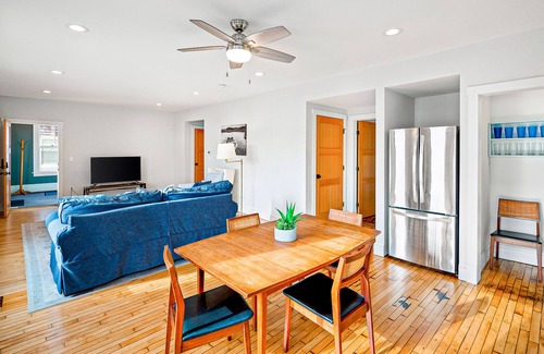 Camden House | Waterfront, walkable home with beautiful kitchen & washer/dryer - dog-friendly
