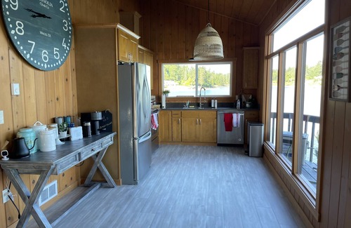 Home House | Waterfront with Hot Tub PNW Cabin