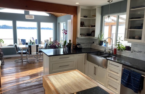 Courtenay House | Waterfront Wonder! Epic private paradise near the center of Courtenay