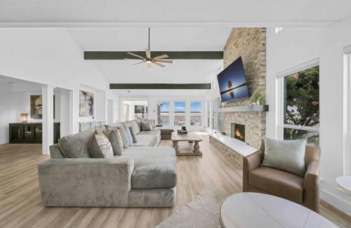 Walden on Lake Conroe House | Waters Edge Estate