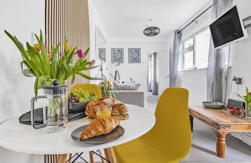 Hayle House | Waters Edge Holiday Home in Hayle, West Cornwall