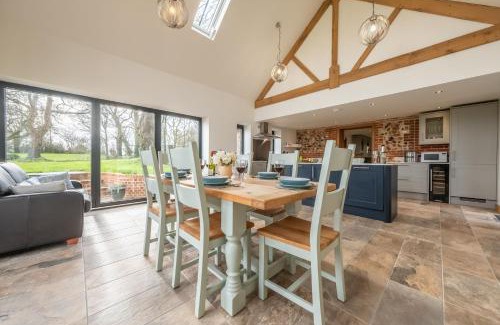 Fakenham House | Waterside Barn