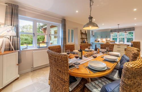 Wiveton House | Waterside