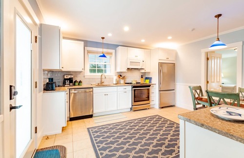 Rockland Cottage | WATERSIDE RETREAT - City of Rockland
