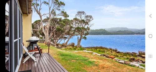 Strahan Apartment | Waterview at Lettes Bay