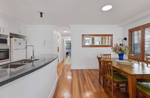 Byron Bay Apartment | Waterview - beachside apartment - Palms 2