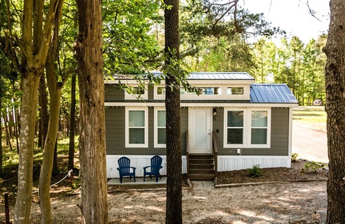 Steele Creek Cabin | Waterview Family Style Two Bedroom Cabin #6 at Long Cove Resort - Flexible Cancellation! by RedAwning
