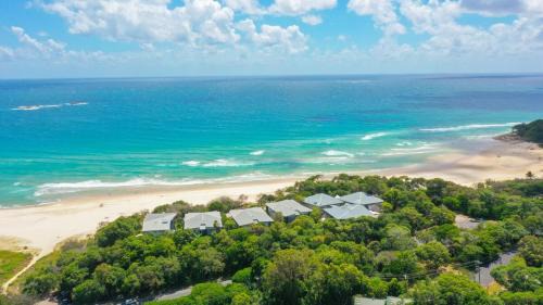 Point Lookout Apartment | Waves 12 - Beachfront & Pool