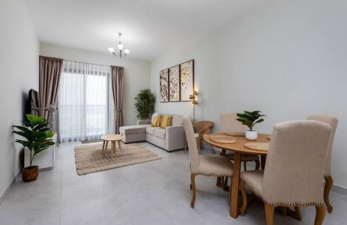 Dubai Apartment | Waves - Stylish 1BR Close to IMG World & Global Village